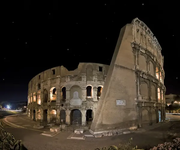 Fotografia panorâmica do Coliseu — Fotografia de Stock