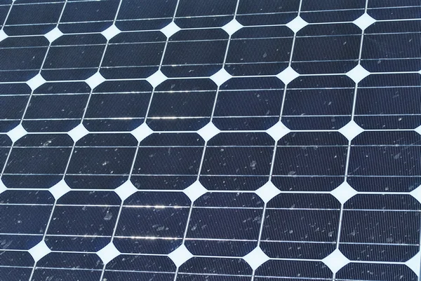 더러운 태양 전지 패널 — 스톡 사진
