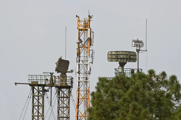 Mobile phone towers. — Stock Photo, Image