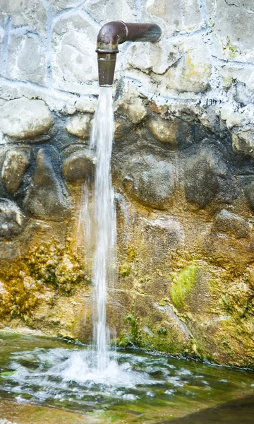 musluk su akışı akım tüketimi