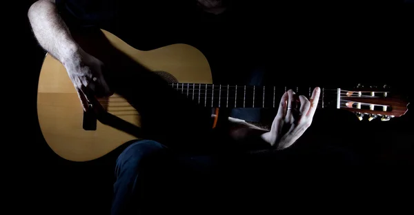 Guitarra acústica hombre silueta —  Fotos de Stock
