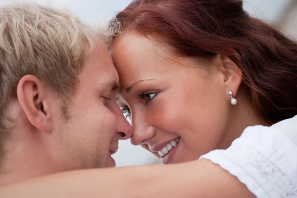 Romantic couple embracing — Stock Photo, Image
