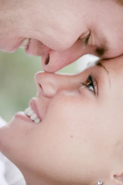 Romântico jovem casal close-up — Fotografia de Stock