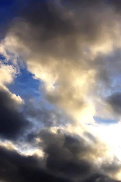 Mroczne niebo — Zdjęcie stockowe