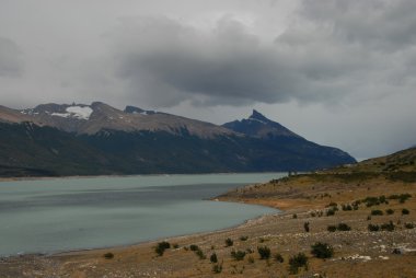 laguna verde, atacama üzerinde yağmur bulutları,