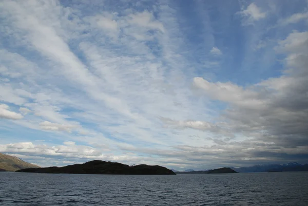Nubes sobre el Estrecho de Magallanes, Chile —  Fotos de Stock