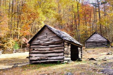 Historic log cabins in Smoky mountain national park clipart