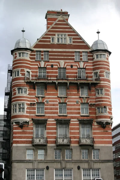 Gestreept gebouw in liverpool — Stockfoto