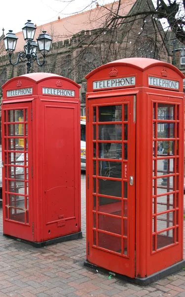 Duas caixas de telefone vermelho — Fotografia de Stock