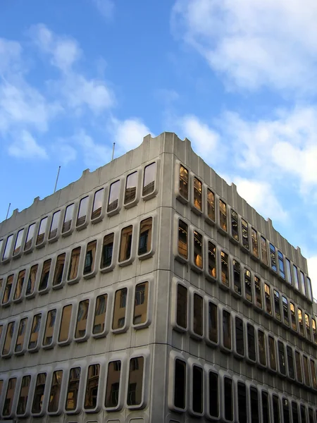 Edifício de escritórios moderno em Liverpool — Fotografia de Stock