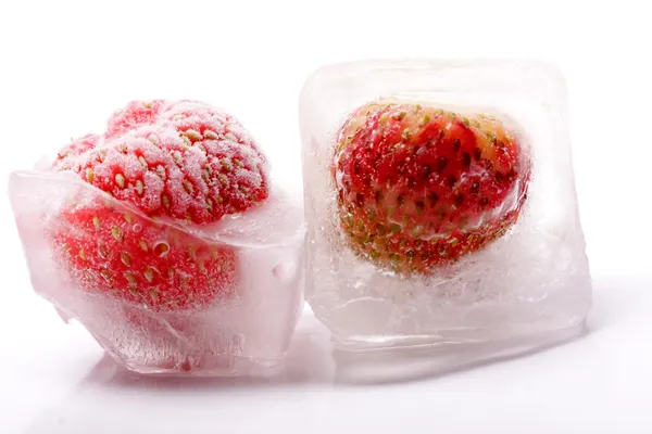 Замораживание фруктов — стоковое фото