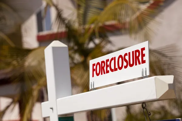 Close-up Foreclosure Real Estate Sign — Stock Photo, Image