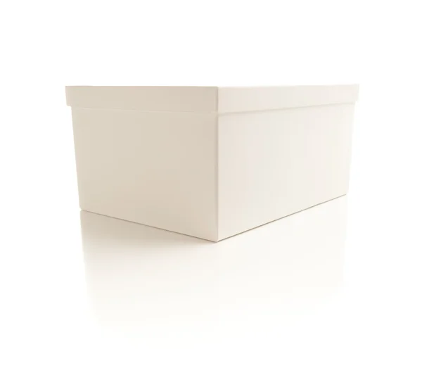 白いふた付きボックスの背景に分離 — ストック写真