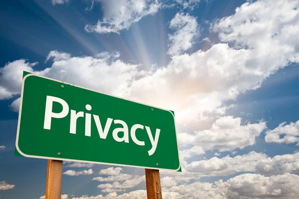Privacy Green Road Sign Over Clouds — Stock Photo, Image