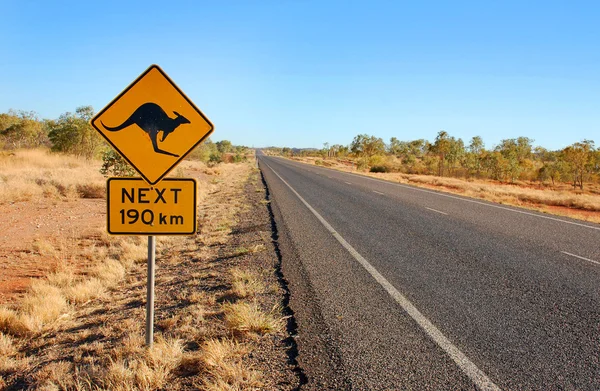 Señal de advertencia de canguro en Australia —  Fotos de Stock