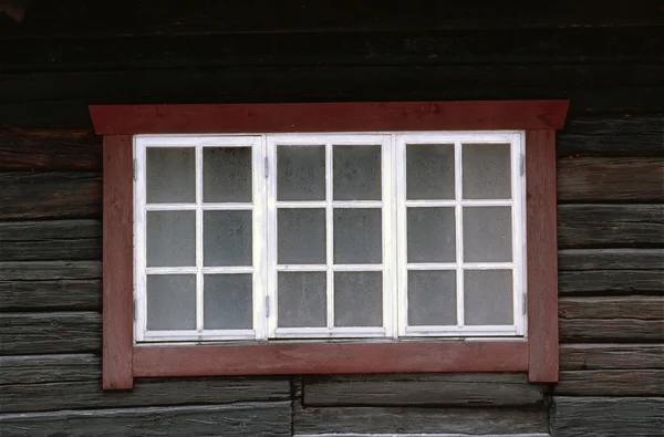 Pencere ve ahşap duvar — Stok fotoğraf