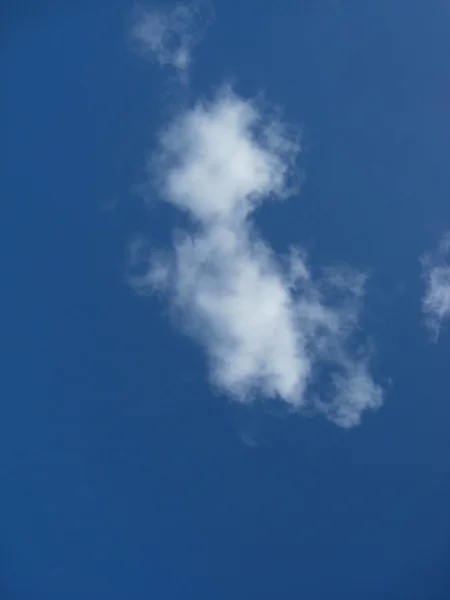 Cielo azul y nube —  Fotos de Stock
