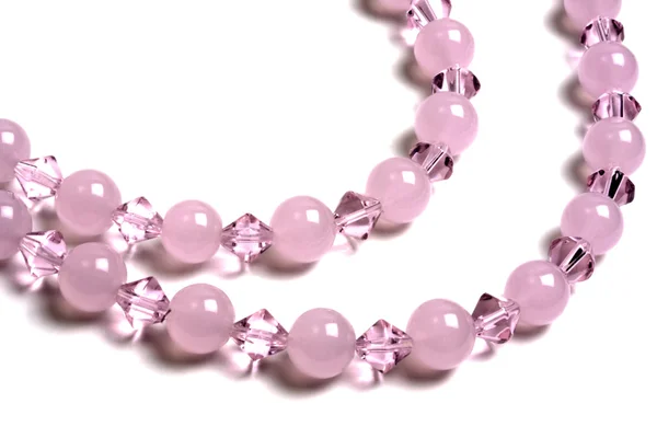 Schöne rosa Perlenkette i — Stockfoto