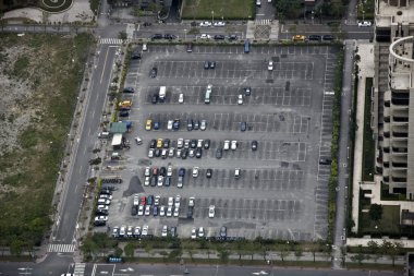 Havadan görünümü park alanı