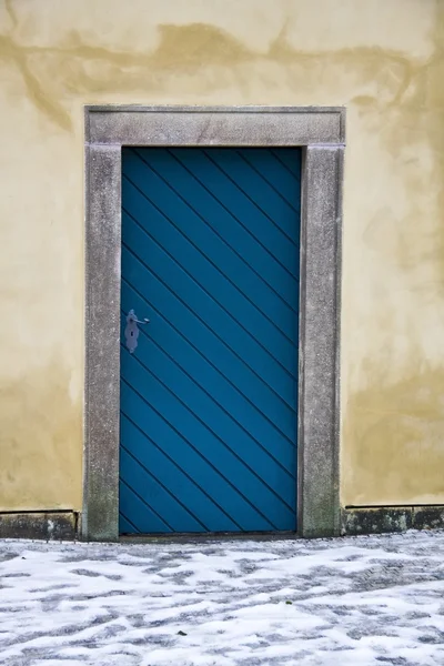 Staré dveře detail v Praze — Stock fotografie