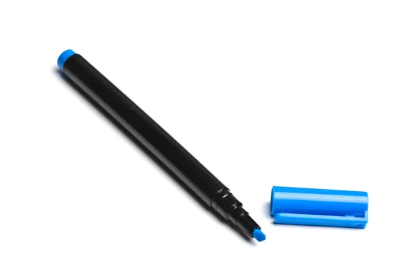 白で隔離される青い蛍光ペン — ストック写真