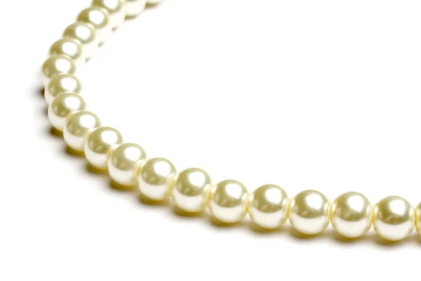 Corde de perles isolées sur blanc — Photo