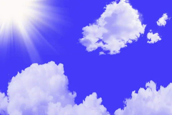 Céu azul bonito e nuvens brancas — Fotografia de Stock
