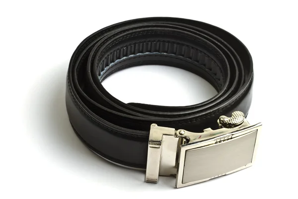 Cinturón de cuero negro aislado en blanco — Foto de Stock