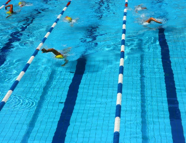 Zwembad rijstroken verticale — Stockfoto
