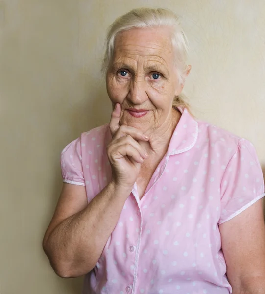 Portrait of elderly woman — Stock Photo, Image
