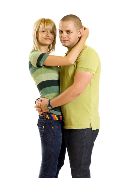 Молодая обнимающая пара — стоковое фото