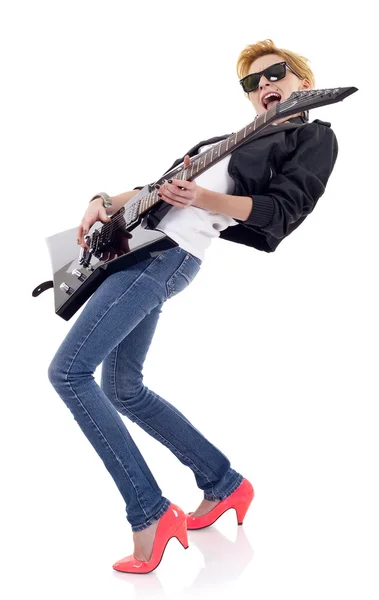 热情的女孩吉他弹奏者 — 图库照片