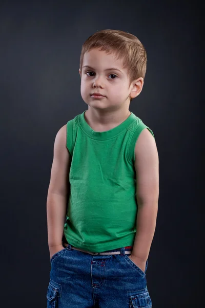 Preschoold jongen poseren — Stockfoto