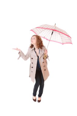 Şemsiye tutan kadın