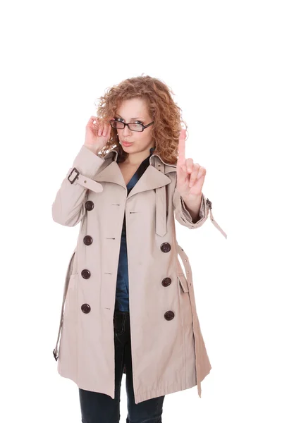 Vrouw dragen trenchcoat — Stockfoto