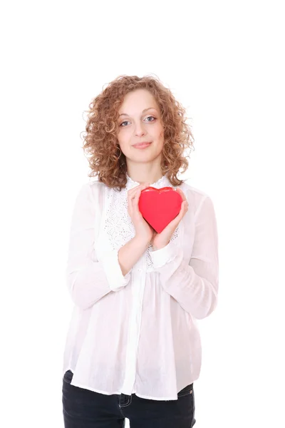 Donna con un dono di cuore nelle mani — Foto Stock