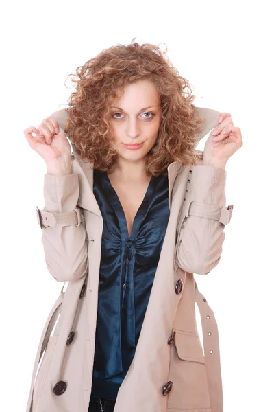 Kobieta ubrana trenchcoat — Zdjęcie stockowe