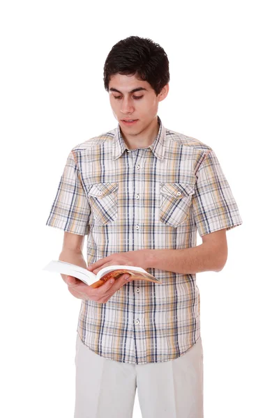 ハンサムな若い男が本を読んで — ストック写真