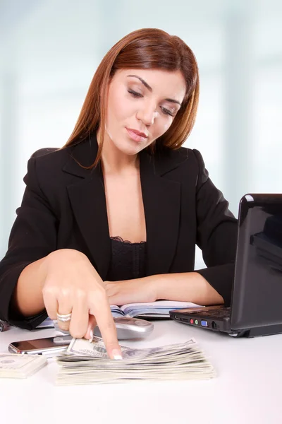 Young business woman standing — Stock Photo, Image