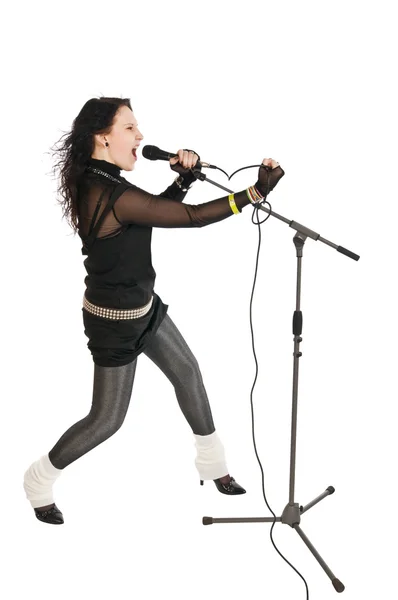 Пристрасна співачка з мікрофоном — стокове фото