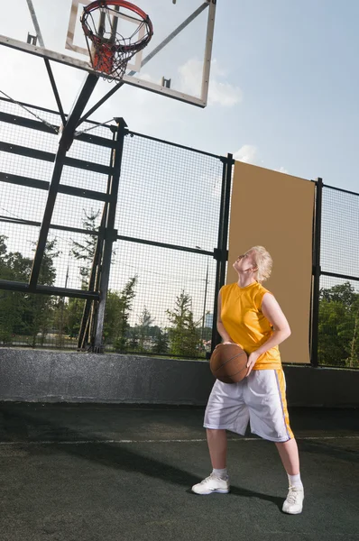 Баскетбол тренінг — стокове фото