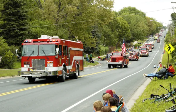 Desfile do caminhão de bombeiros 6 — Fotografia de Stock