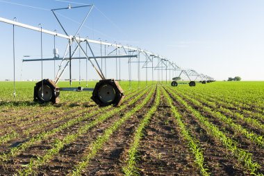 Center pivot irrigation system clipart