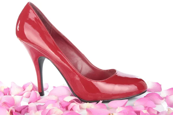 Beyaz zemin üzerine kırmızı kadın ayakkabı — Stok fotoğraf