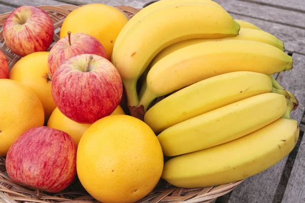 Fruit in basket — Stock Photo, Image