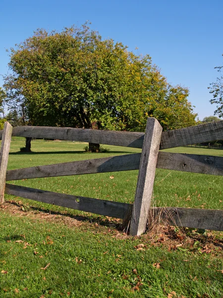 Старого дерев'яного паркану — стокове фото