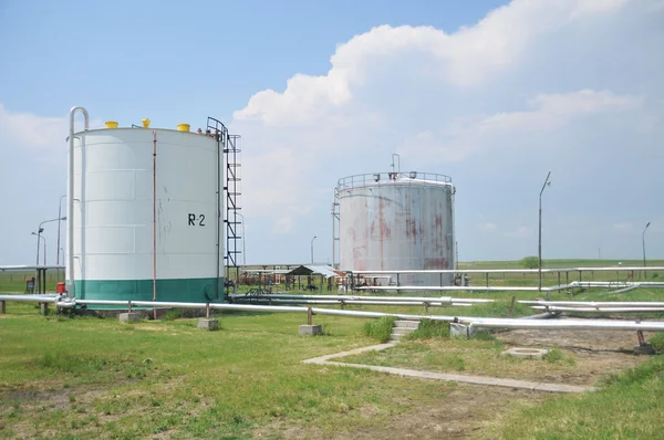 Промышленные газовые и нефтяные системы — стоковое фото