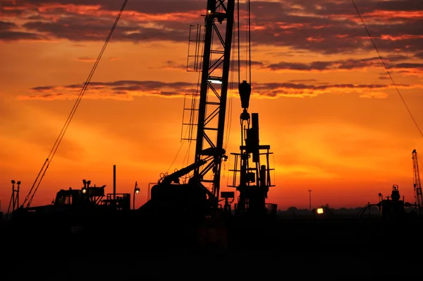 Petroleum Tower at dusk — Stock Photo, Image