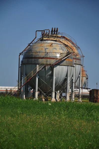 Reservatório de petróleo — Fotografia de Stock