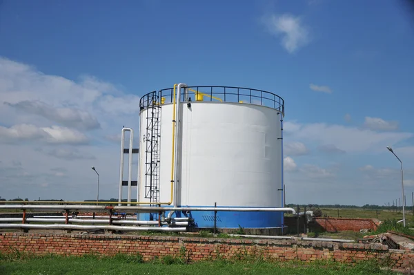 Oil reservoir — Stock Photo, Image